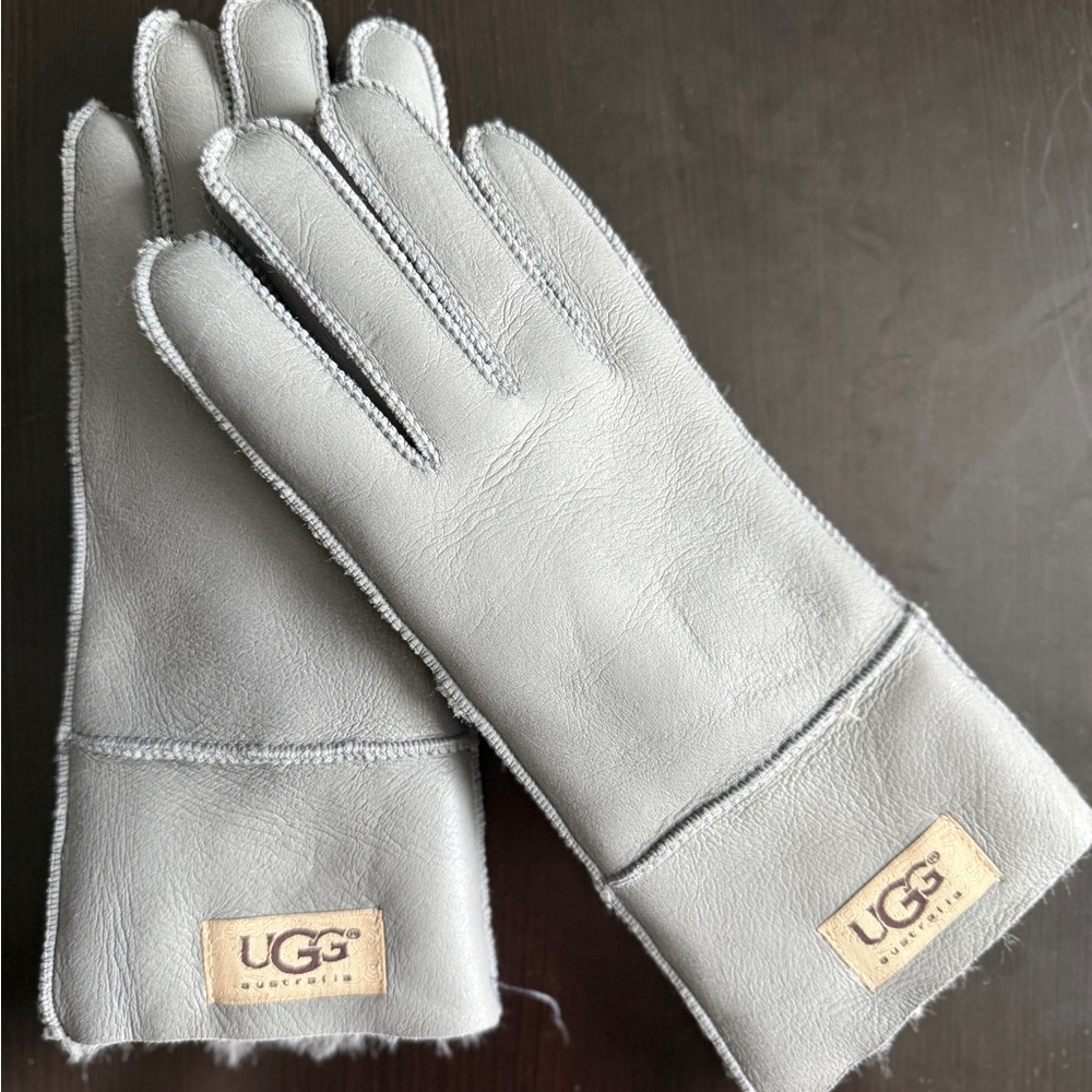 UGG Light Gray Leather Gloves NWOT